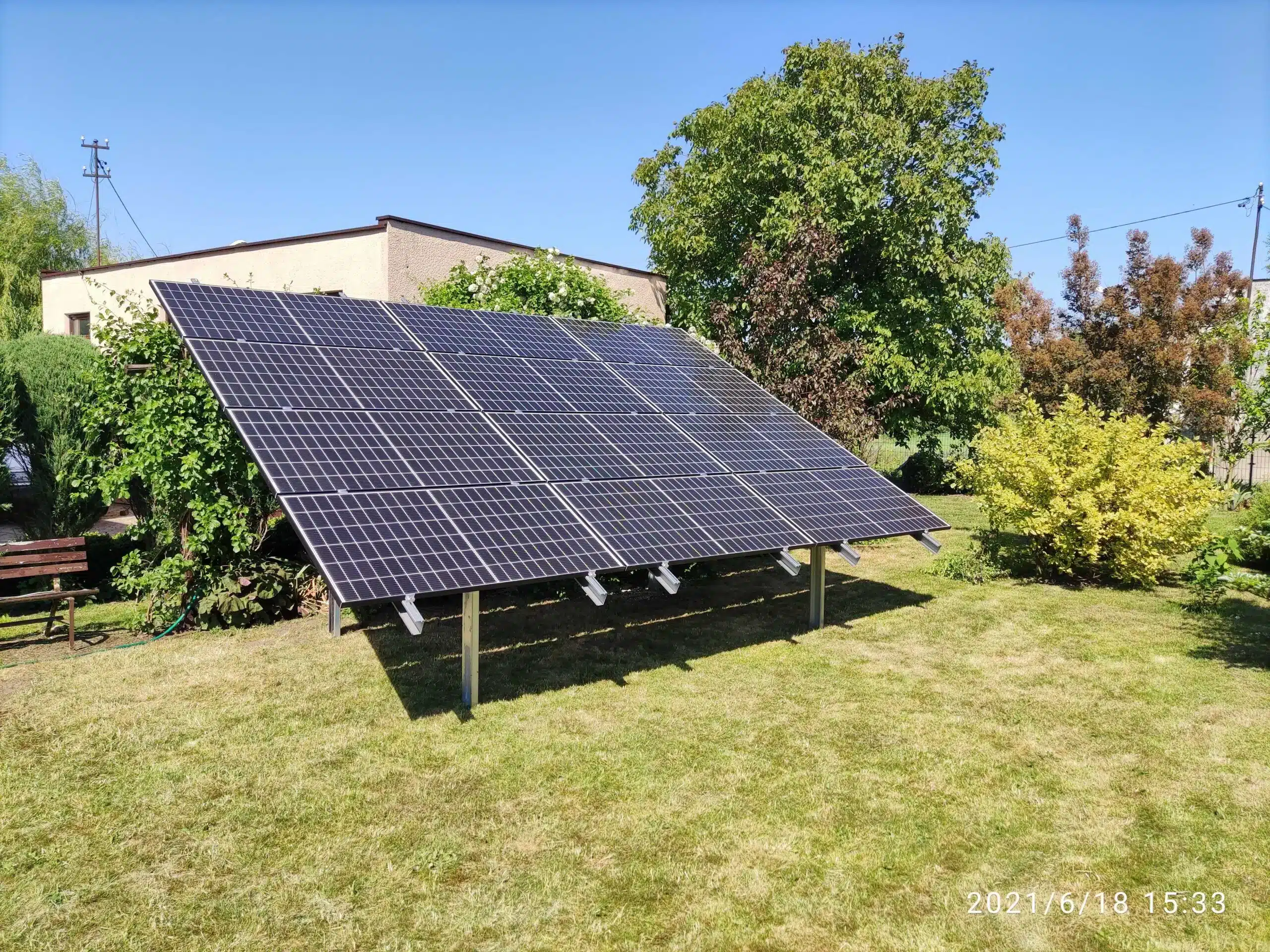 Tracker solarny jednoosiowy - co to?