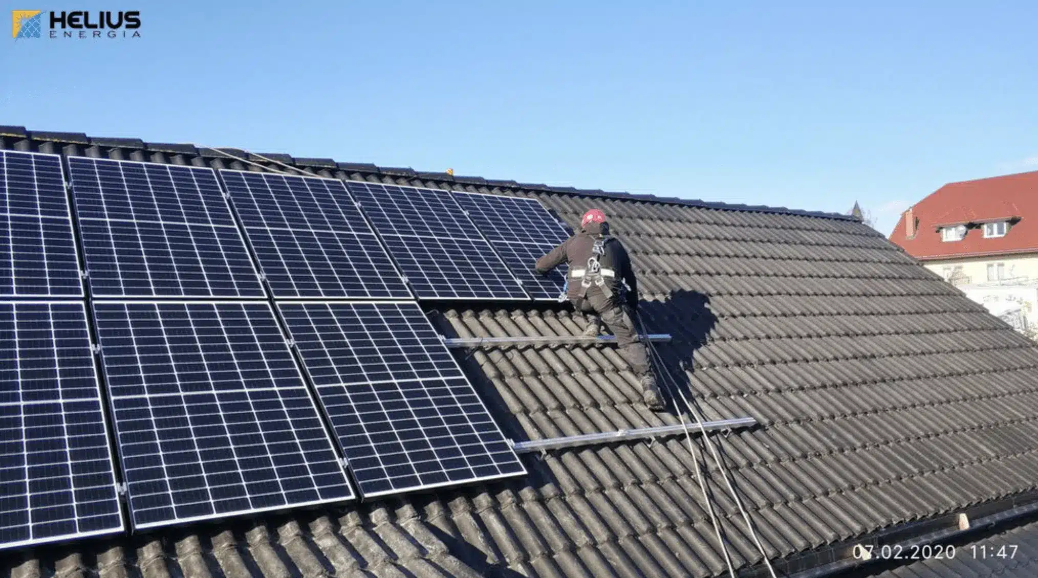 Fotowoltaika hybrydowa – nowoczesny sposób na niższe rachunki i większą niezależność energetyczną